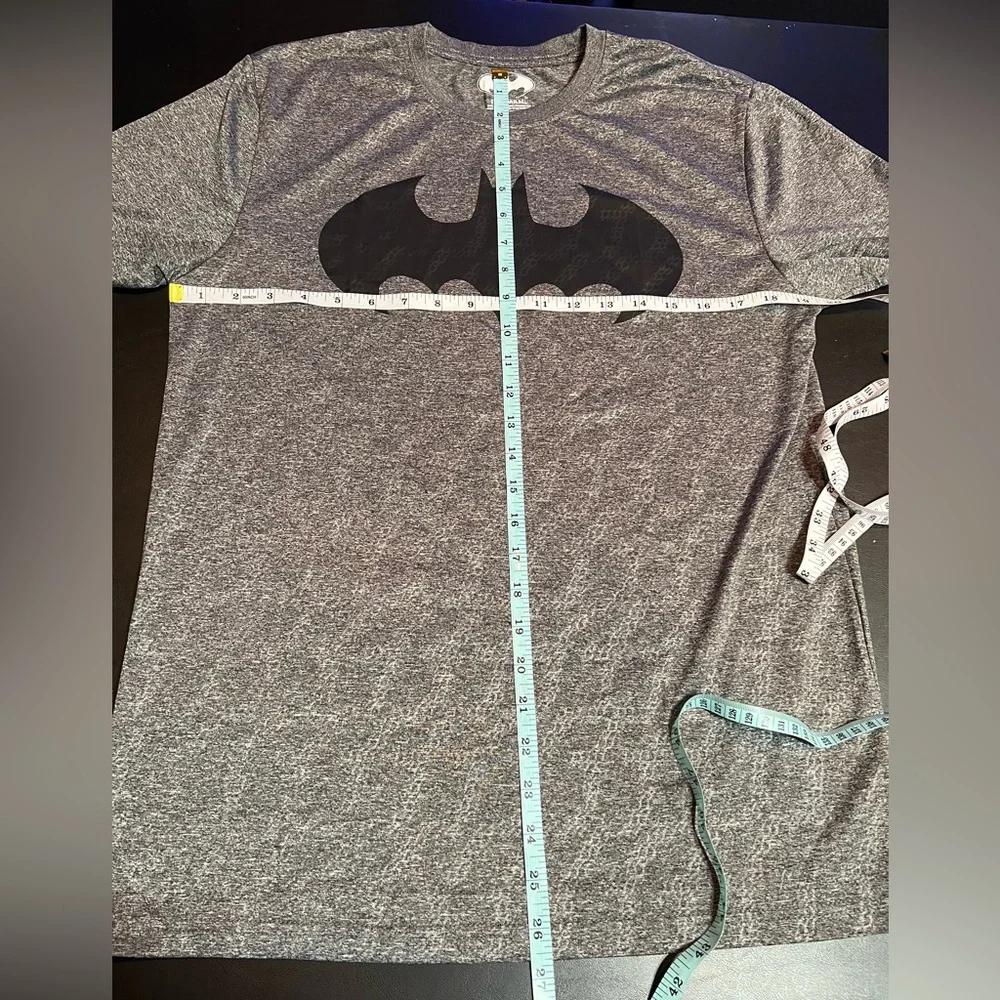 Batman Performance Shirt - Picture 3 of 4